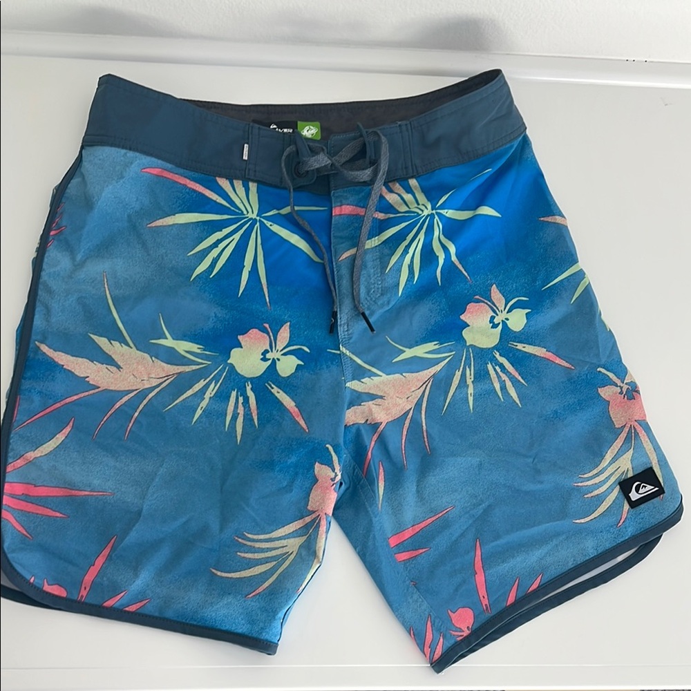 Quiksilver Surf Men's like new Tropical Blue Board Shorts